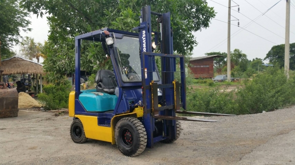 ขายด่วนรถยกKOMATSU FG15-17ยก1.5ตันเสาสูง3เมตรมีกะจกหน้าที่ปันนำฝนรถนอกนำเข้ายังไม่เคยใช้งานในเมืองไทยเลย