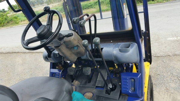 ขายด่วนรถยกKOMATSU FG15-17ยก1.5ตันเสาสูง3เมตรมีกะจกหน้าที่ปันนำฝนรถนอกนำเข้ายังไม่เคยใช้งานในเมืองไทยเลย
