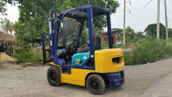 ขายด่วนรถยกKOMATSU FG15-17ยก1.5ตันเสาสูง3เมตรมีกะจกหน้าที่ปันนำฝนรถนอกนำเข้ายังไม่เคยใช้งานในเมืองไทยเลย