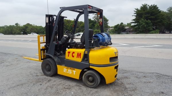 ขายรถยก2.5T.....2ระบบแก็สก็ได้น้ำมันก๊ได้เสาฟูลฟรี