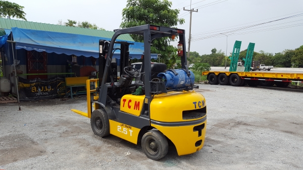 ขายรถยก2.5T.....2ระบบแก็สก็ได้น้ำมันก๊ได้เสาฟูลฟรี