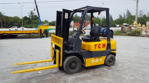 ขายรถยก2.5T.....2ระบบแก็สก็ได้น้ำมันก๊ได้เสาฟูลฟรี