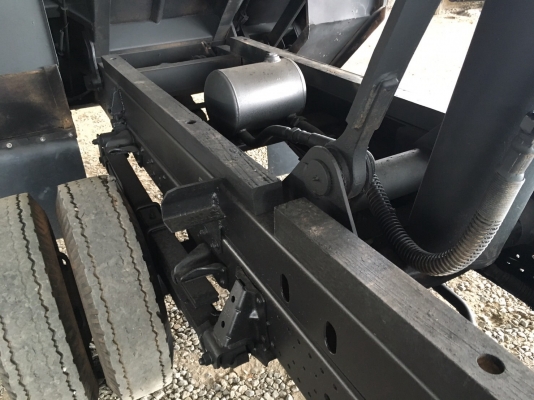 ขายหกล้อดั้มสามมิตร เครื่อง130 แรง ปี2556 ขาย สด ผ่อน