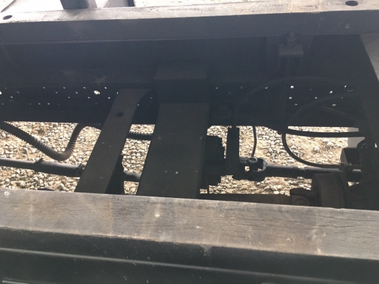 ขายหกล้อดั้มสามมิตร เครื่อง130 แรง ปี2556 ขาย สด ผ่อน