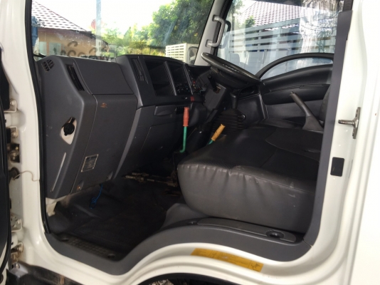 ขายหกล้อดั้มสามมิตร เครื่อง130 แรง ปี2556 ขาย สด ผ่อน