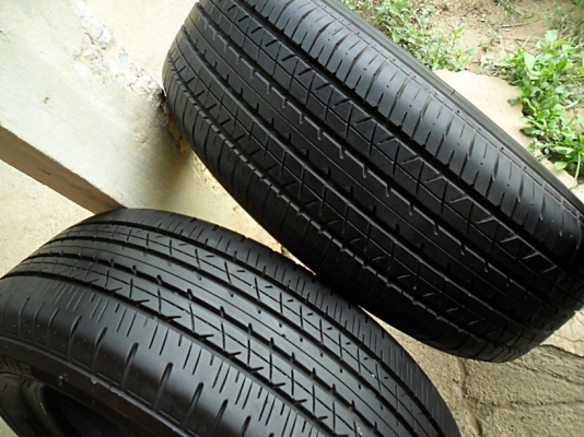 ยางขอบ16 บริดสโตน215-60-R16 ลงพื้นปี16(4เส้น 4,500) เหมือนยางใหม่