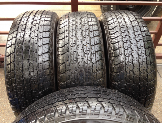 ยาง Bridgestone 255 65 17 ปี13 ดอกเต็ม ราคาไม่แพง