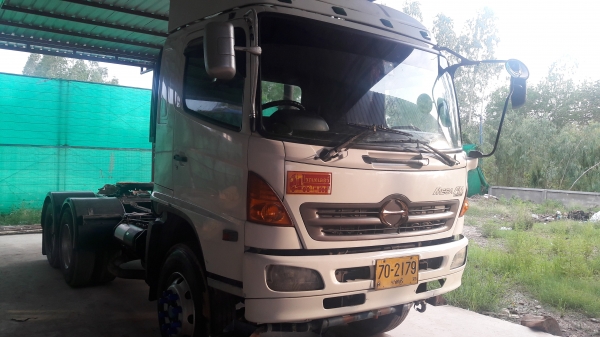 ขายหัวลากhino mega 320ปี 51  พร้อมหางเซมิ  ดั้ม หินทราย  สวยๆ  ยางเต็ม80\%  ทั้งหัวและหาง