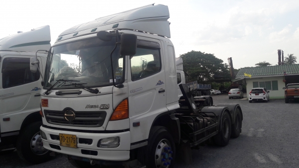 ขายหัวลากhino mega 320ปี 51  พร้อมหางเซมิ  ดั้ม หินทราย  สวยๆ  ยางเต็ม80\%  ทั้งหัวและหาง