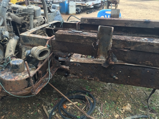 6ล้อรถน้ำ isuzu NPR120แรง รถประมูลจากเทศบาล. เล่มทะเบียนพร้อม