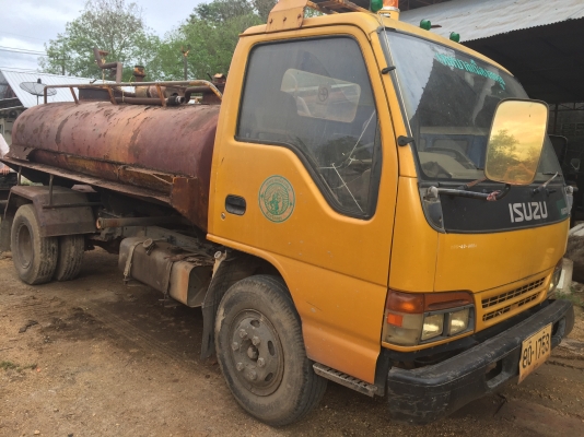 6ล้อรถน้ำ isuzu NPR120แรง รถประมูลจากเทศบาล. เล่มทะเบียนพร้อม