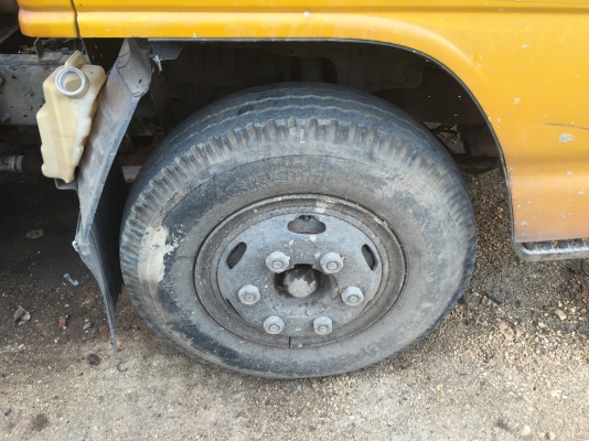 6ล้อรถน้ำ isuzu NPR120แรง รถประมูลจากเทศบาล. เล่มทะเบียนพร้อม