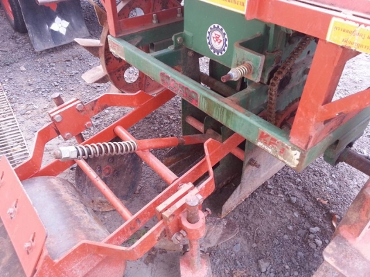 เครื่องปลูกอ้อย KMT ร่องคู่ สภาพดี