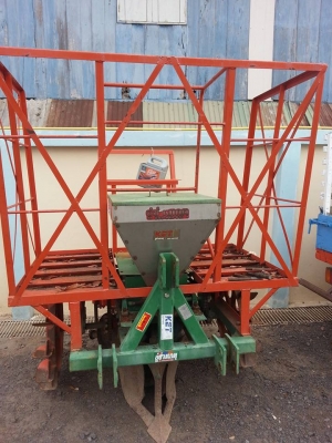 เครื่องปลูกอ้อย KMT ร่องคู่ สภาพดี