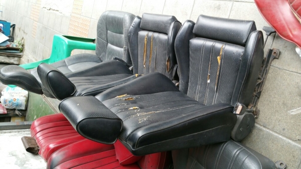 ขายเบาะหน้า e30 ฝั่งผู้โดยสาร 2 เบาะครับ
สภาพตามรูปครับ ควรหุ้มเบาะใหม่ครับ

2000 บาท

0834301397
Line: surawat.hant