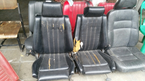 ขายเบาะหน้า e30 ฝั่งผู้โดยสาร 2 เบาะครับ
สภาพตามรูปครับ ควรหุ้มเบาะใหม่ครับ

2000 บาท

0834301397
Line: surawat.hant