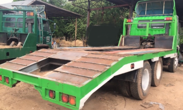 HINO SUMO FM 320 HP D6AB สิบล้อ 2 เพลา เทรลเลอร์ท้ายลาดขึ้นรถแบ็คโฮร PC 200 สวยสภาพดีสุดๆพร้อมลากพร้อมใช้งาน เครื่องยนต์ฮุนไดดีเซล 320 แรงลงเล่มครบ หัวเก๋ง 3 Mอย่างสวยภายในครบพร้อม พวงมาลัยเพาเวอร์ ระบบเบรคทริ๊ปฟี้ ช่วงล่างแน่นคัชซีไม่แตกบวม ยางสภาพดีประม