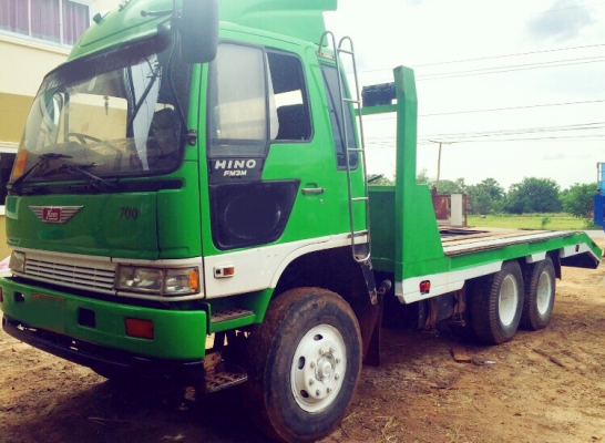 HINO SUMO FM 320 HP D6AB สิบล้อ 2 เพลา เทรลเลอร์ท้ายลาดขึ้นรถแบ็คโฮร PC 200 สวยสภาพดีสุดๆพร้อมลากพร้อมใช้งาน เครื่องยนต์ฮุนไดดีเซล 320 แรงลงเล่มครบ หัวเก๋ง 3 Mอย่างสวยภายในครบพร้อม พวงมาลัยเพาเวอร์ ระบบเบรคทริ๊ปฟี้ ช่วงล่างแน่นคัชซีไม่แตกบวม ยางสภาพดีประม