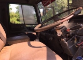 HINO SUMO FM 320 HP D6AB สิบล้อ 2 เพลา เทรลเลอร์ท้ายลาดขึ้นรถแบ็คโฮร PC 200 สวยสภาพดีสุดๆพร้อมลากพร้อมใช้งาน เครื่องยนต์ฮุนไดดีเซล 320 แรงลงเล่มครบ หัวเก๋ง 3 Mอย่างสวยภายในครบพร้อม พวงมาลัยเพาเวอร์ ระบบเบรคทริ๊ปฟี้ ช่วงล่างแน่นคัชซีไม่แตกบวม ยางสภาพดีประม