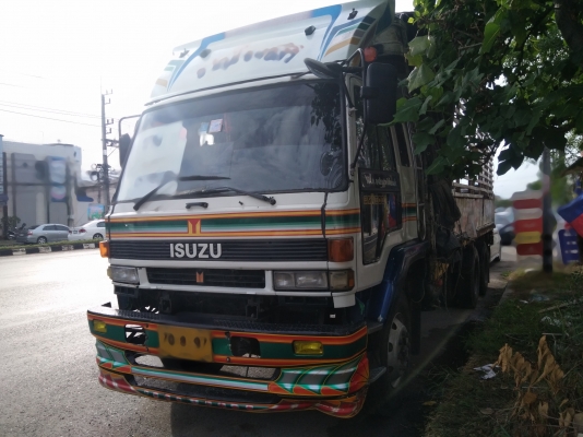 Isuzu.  10. ล้อเพลาเดียว. คัซซีจัมโบ้