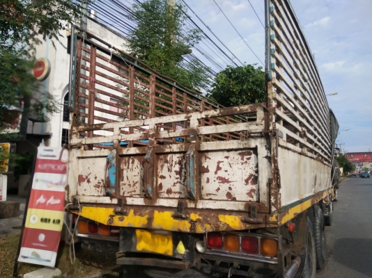 Isuzu.  10. ล้อเพลาเดียว. คัซซีจัมโบ้