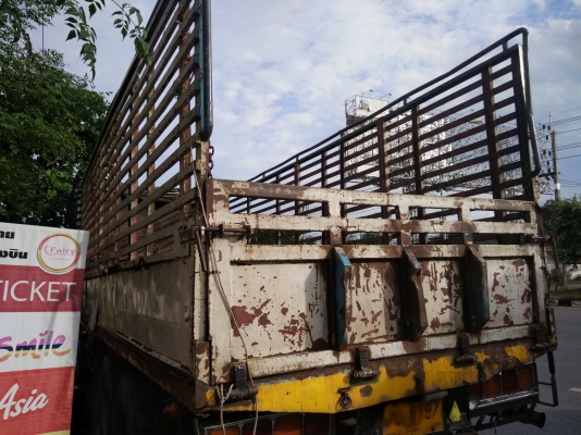 Isuzu.  10. ล้อเพลาเดียว. คัซซีจัมโบ้