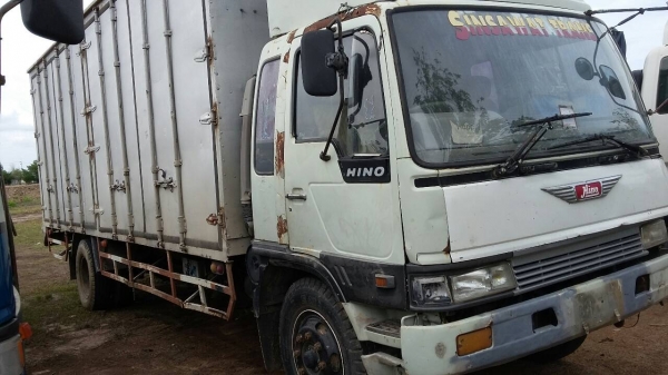 มี 2คัน หกล้อ อีซูซุ ร็อคกี้ FTR195 และ ฮีโน่ FF3H195 ช่วงยาว7.20ม ตู้แห้ง10บาน สภาพดีสวยพร้อมใช้ ทะเบียนพร้อมโอน ราคาคันละ 495,000บ เท่ากัน ครับๆ มี 2คัน หกล้อ อีซูซุ ร็อคกี้ FTR195 และ ฮีโน่ FF3H195 ช่วงยาว7.20ม ตู้แห้ง10บาน สภาพดีสวยพร้อมใช้ ทะเบียนพร้อมโอน ราคาคันละ 495,000บ เท่ากัน ครับๆ