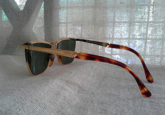 แว่นตาอิตาเลียนวินเทจยุค '70s รุ่นหายาก!  Vintage WINCHESTER by Magic Line made in Italy