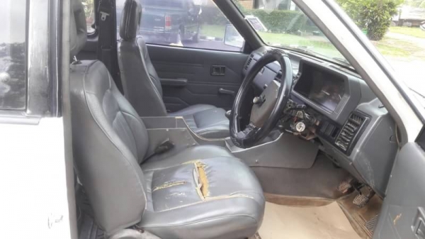 MAZDA THUNDRE สวยเดิมบาง