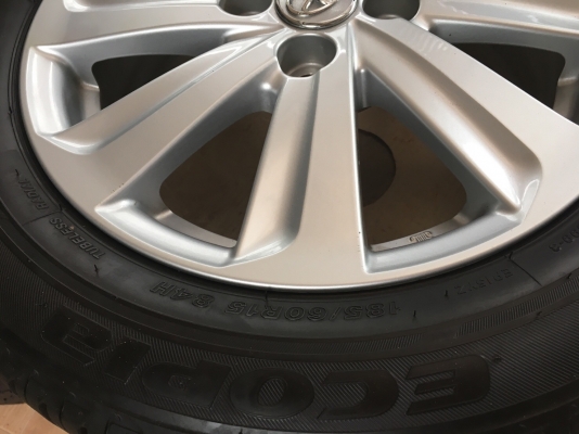 ล้อแม็ก vios yaris พร้อมยางบริดโตนปี 185/60/15 ปี15 ดอกสวยๆ