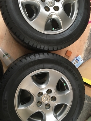 ล้อแม็กเดิม Vigo พร้อมยาง 215 65 16 ปี 15 ล้อมีรอยบ้างตามการใช้งาน