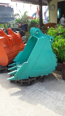 ขายบุ้งกี๋ KOBELCO  SK100  เก่าญี่ปุ่นแท้  เหล็กหนา   ยังไม่เคยใช้งานในไทย  สนใจ โทร  089-7462641  สุวรรณี