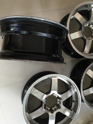 ขายล้อแม็ก 18 ใส่กะบะ 6 รู สภาพเดิมๆ ขายล้อแม็ก 18 ใส่กะบะ 6 รู สภาพเดิมๆ