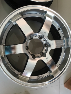 ขายล้อแม็ก 18 ใส่กะบะ 6 รู สภาพเดิมๆ ขายล้อแม็ก 18 ใส่กะบะ 6 รู สภาพเดิมๆ