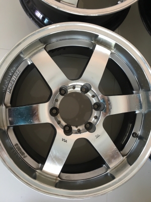 ขายล้อแม็ก 18 ใส่กะบะ 6 รู สภาพเดิมๆ ขายล้อแม็ก 18 ใส่กะบะ 6 รู สภาพเดิมๆ
