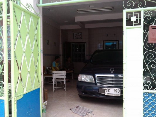 BENZ C180 สภาพสวย..ขอแลกรถกระบะครับส่งรูปมาดุเลยครับส่วนต่างคุยกันครับ