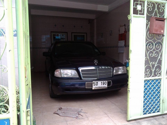BENZ C180 สภาพสวย..ขอแลกรถกระบะครับส่งรูปมาดุเลยครับส่วนต่างคุยกันครับ