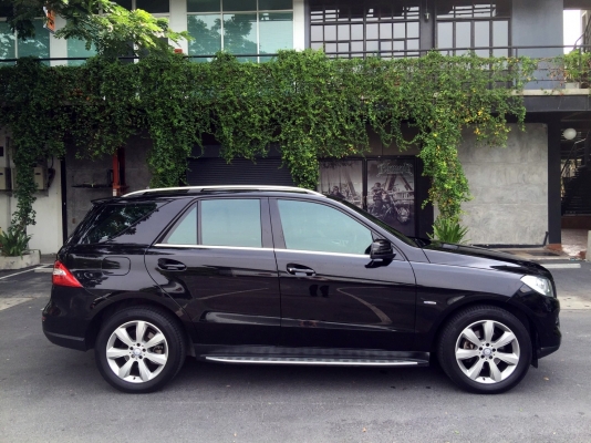 ถูกสุดๆ BENZ ML 250 CDI ปี 2013 รถมือเดียวป้ายแดง สภาพใหม่มาก อุปกรณ์ครบ พร้อมโอน ถูกสุดๆ BENZ ML 250 CDI ปี 2013 รถมือเดียวป้ายแดง สภาพใหม่มาก อุปกรณ์ครบ พร้อมโอน