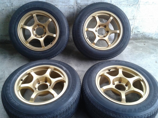 ขอบ17นิ้ว6รู น8ล9 พร้อมยาง สวยๆ 4 ล้อ ราคา 8900 บาท
