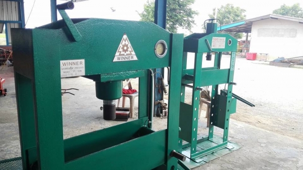 ** ขอบคุณผู้ซื้อ&amp;พี่เสือครับ ** แท่นอัดไฮดรอลิค WINNER 30 Ton.สภาพสวยสดใหม่อัดนุ่มหนักเบาพร้อมใช้มาเทสก่อนได้!!