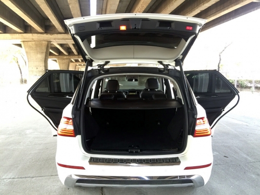 BENZ ML 250 CDI ปี 2012 รถมือเดียวป้ายแดง สภาพใหม่มาก อุปกรณ์ครบ พร้อมโอน BENZ ML 250 CDI ปี 2012 รถมือเดียวป้ายแดง สภาพใหม่มาก อุปกรณ์ครบ พร้อมโอน