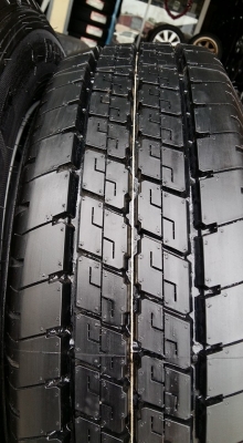 ขายล้อเหล็กป้ายแดง dmax 15"  ยางปี16 สนใจติดต่อ ตาเล็ก ล้อและยางครับ 081-3747940