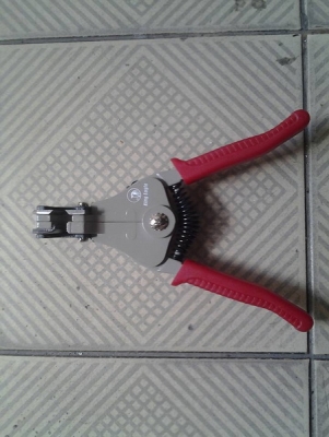 ขายคีมปอกสายไฟAUTO King Eagle. Made in Taiwan.งานดีน่าใช้