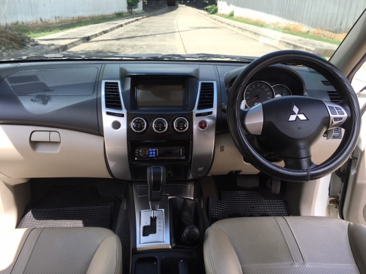 ท็อปสุดของรุ่น Mitsubishi Pajero 2.5GT NAVI 4WD ปี 2013 รถมือเดียวป้ายแดง ไมล์แท้ 56.xxx km ไม่เคยชนไม่เคยเครม อุปกรณ์ครบ พร้อมโอน