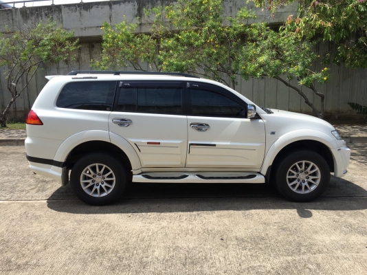 ท็อปสุดของรุ่น Mitsubishi Pajero 2.5GT NAVI 4WD ปี 2013 รถมือเดียวป้ายแดง ไมล์แท้ 56.xxx km ไม่เคยชนไม่เคยเครม อุปกรณ์ครบ พร้อมโอน