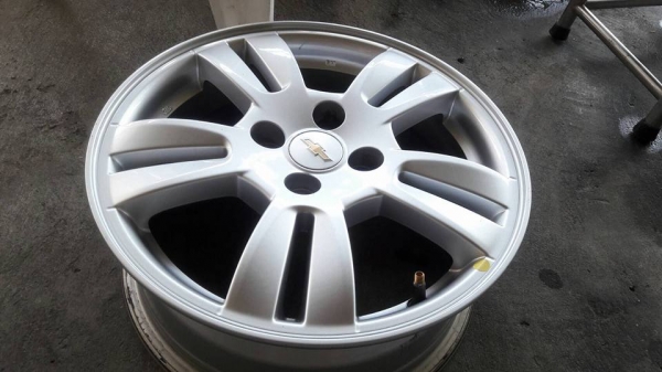 ขายล้อแม็ก chev sonic 15" สีเดิม สนใจติดต่อ ตาเล็ก ล้อและยางครับ 081-3747940