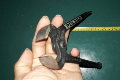 ขายคีมตัดตะปูงานใหม่เก่าเก็บขนาด7"  Made in POLAND.งานใหม่เก่าเก็บ