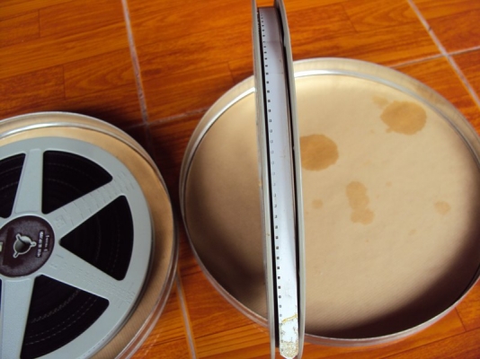 ขายจอหนังแบบพกพา กับ ฟีล์มหนัง 8 มิล สนใจ 0848771379  ID...khonkabin