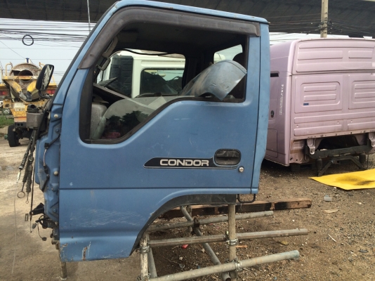 หัวเก๋ง NISSAN  UD พร้อมอะไหล่