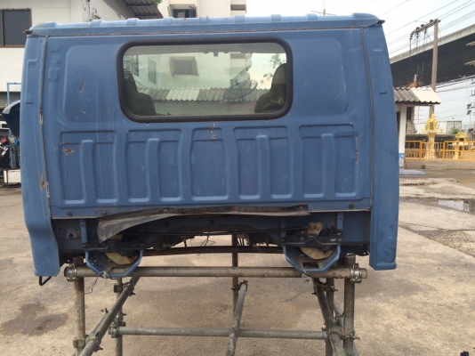 หัวเก๋ง NISSAN  UD พร้อมอะไหล่